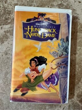 Walt Disney The Hunchback of Notre Dame VHS Tape and Clamshell
